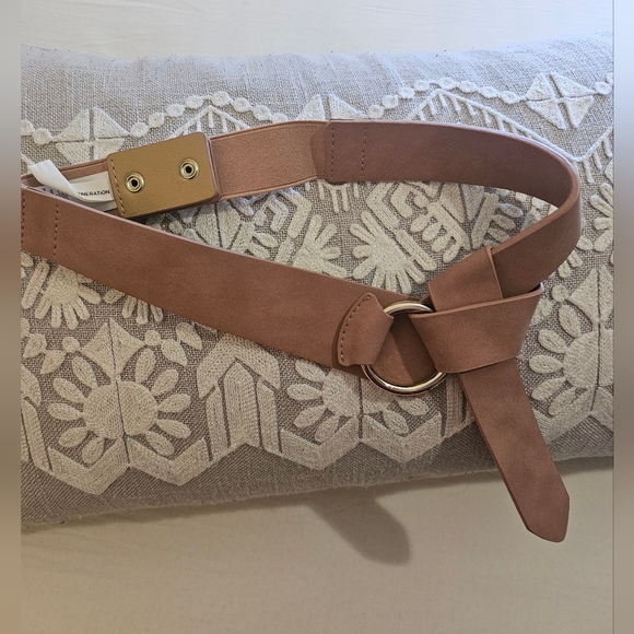 BCBGENERATION  XS/ S NWOT BELT - Picture 1 of 3